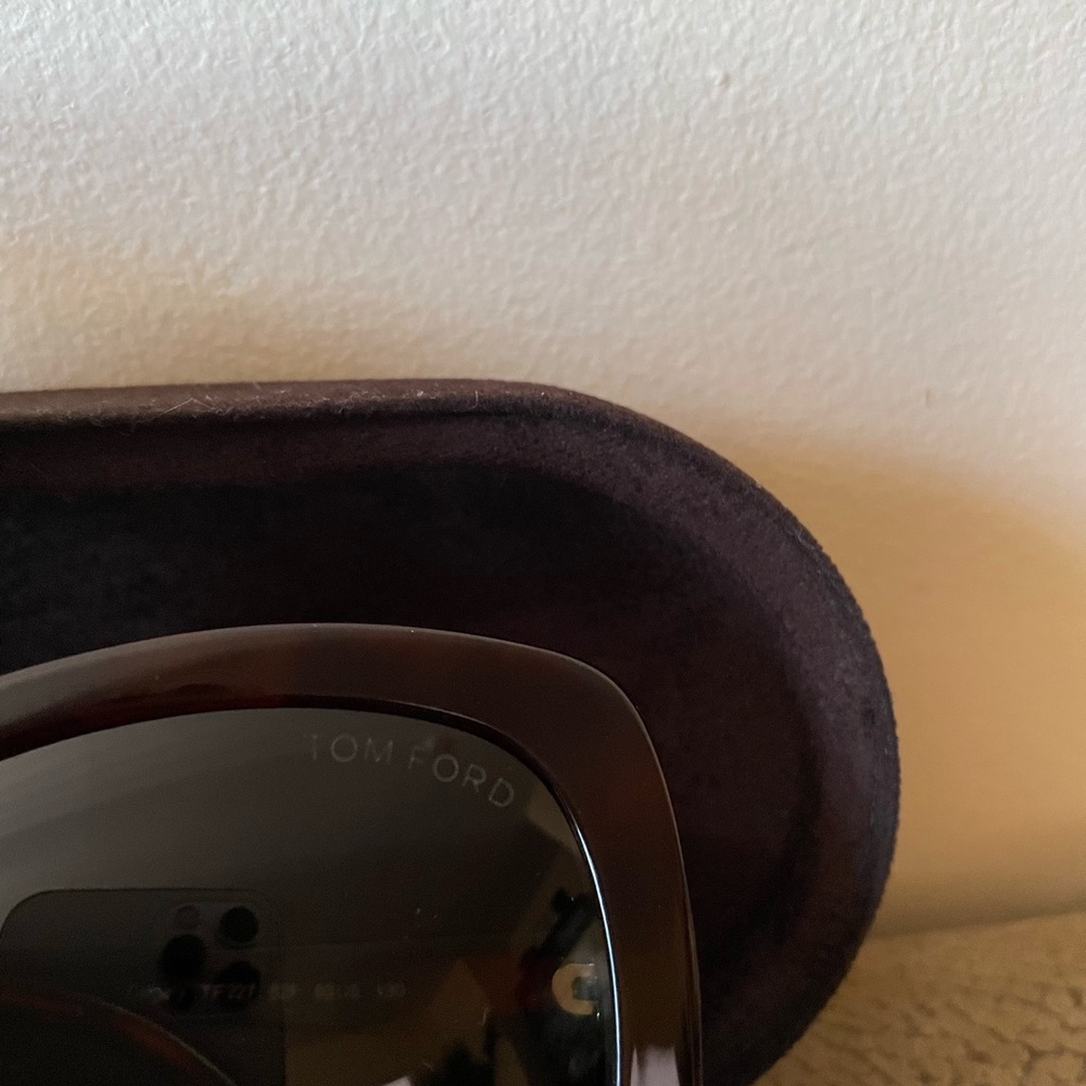 Tom Ford Woman’s Sunglasses - Picture 7 of 7